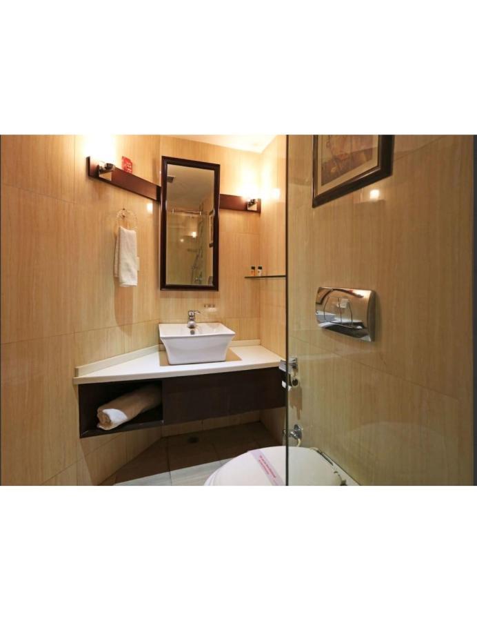 Hotel D Grand, Bareilly Luaran gambar