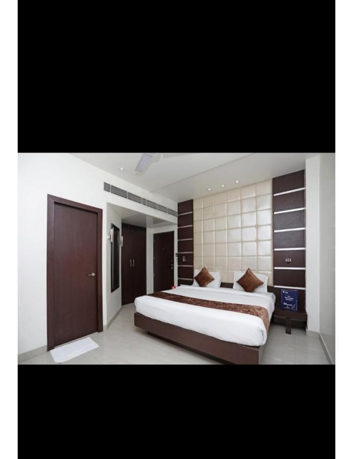 Hotel D Grand, Bareilly Luaran gambar